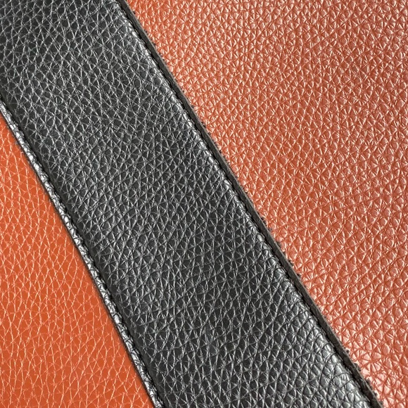 Vince Camuto tote - Picture 4 of 10